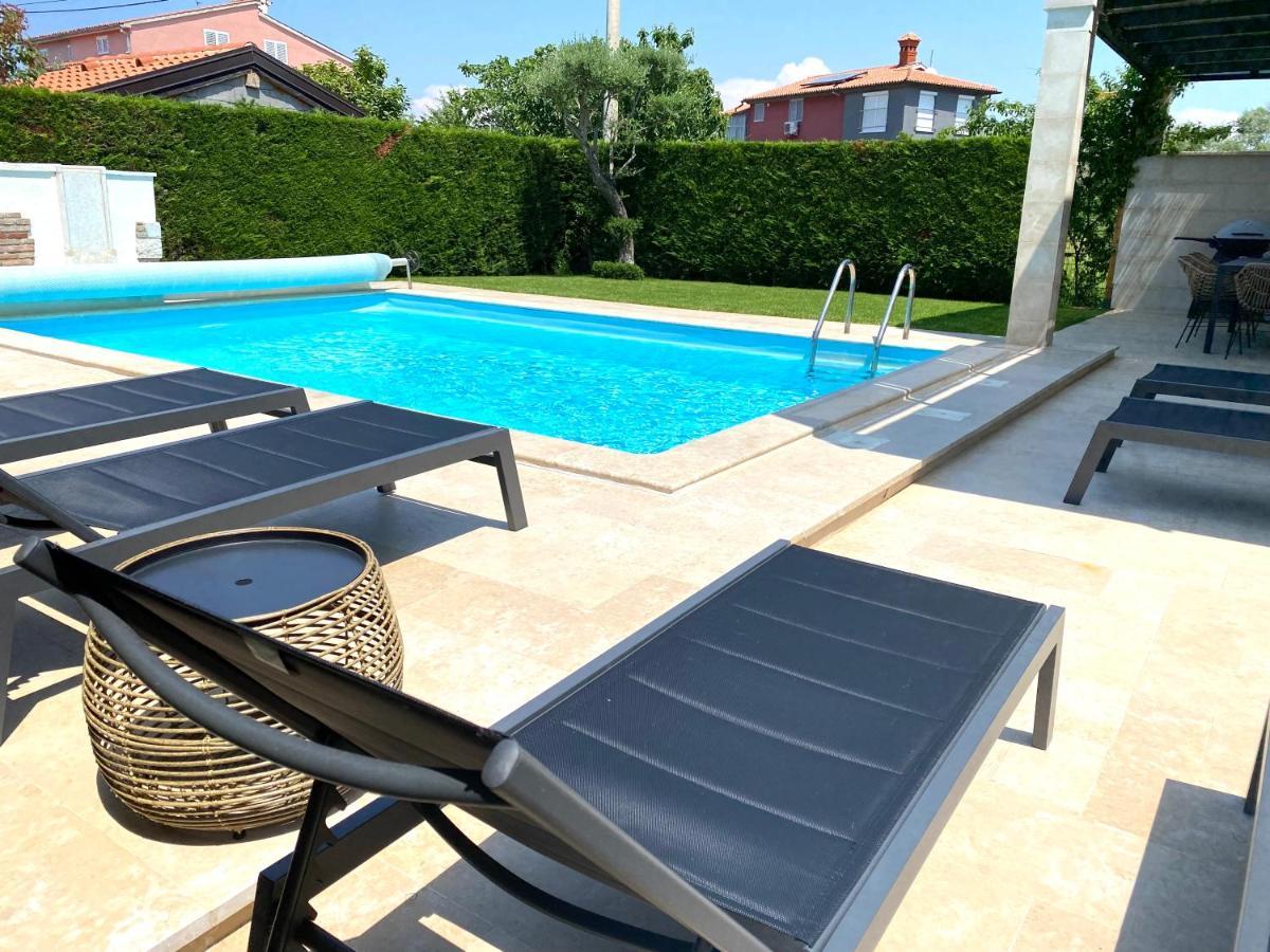 Villa Divina With Private Heated Pool Pula Ngoại thất bức ảnh