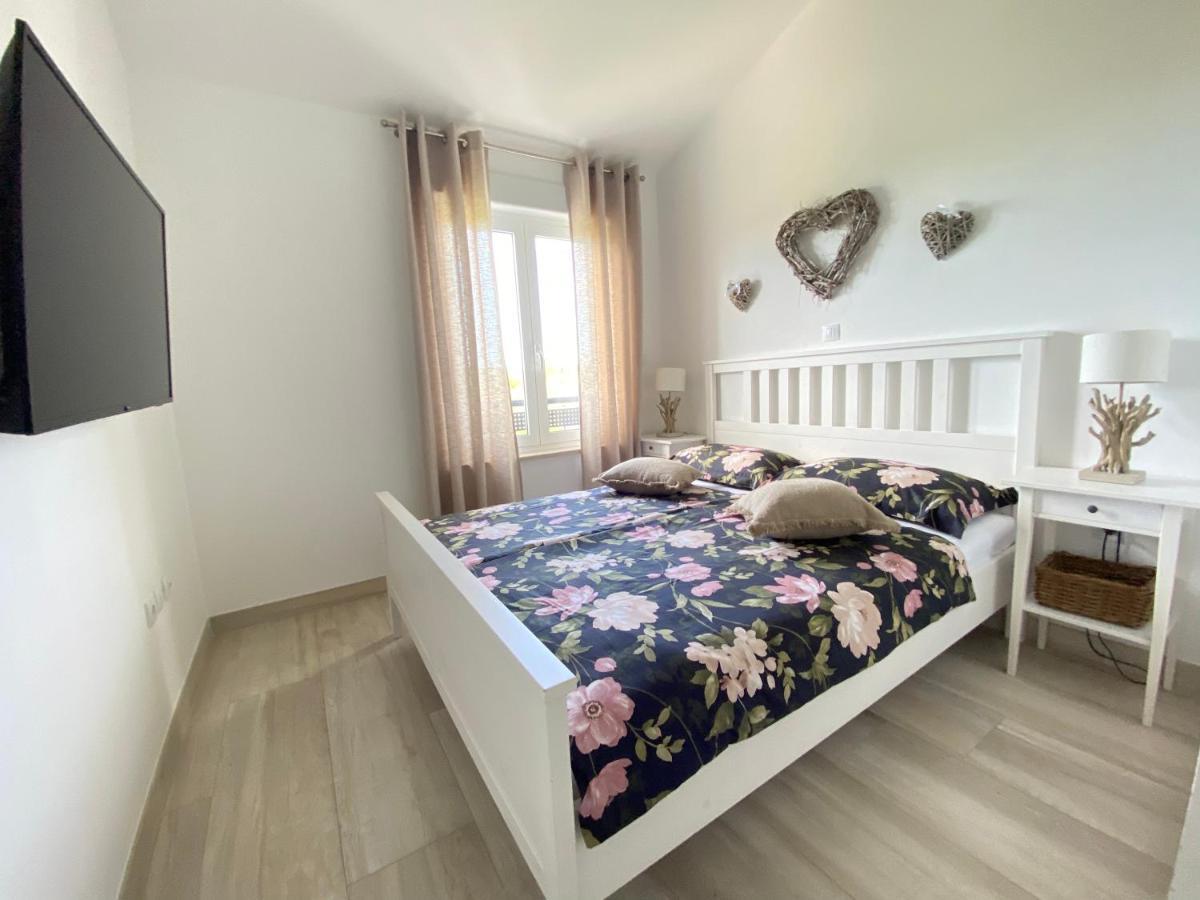 Villa Divina With Private Heated Pool Pula Ngoại thất bức ảnh