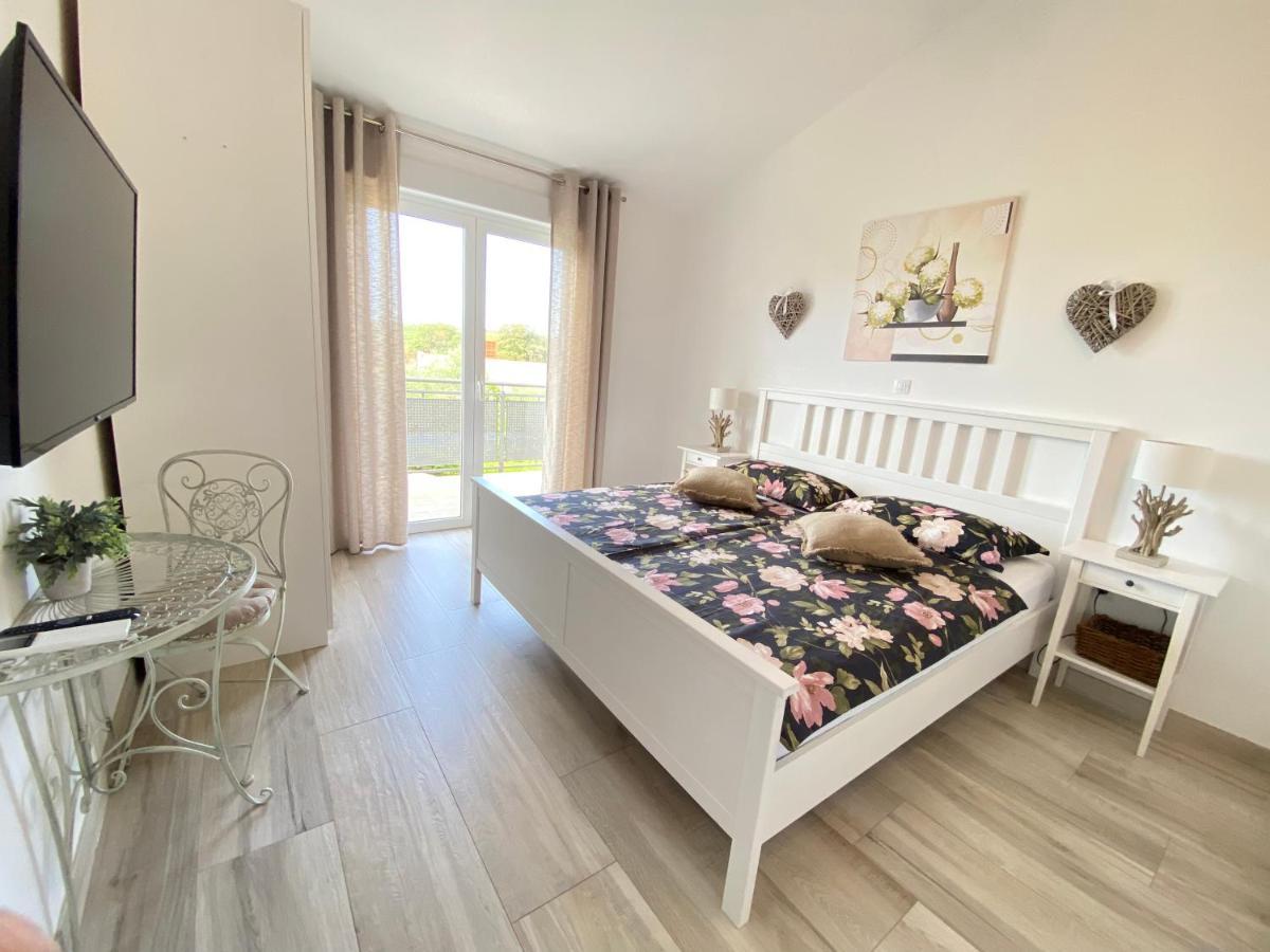 Villa Divina With Private Heated Pool Pula Ngoại thất bức ảnh