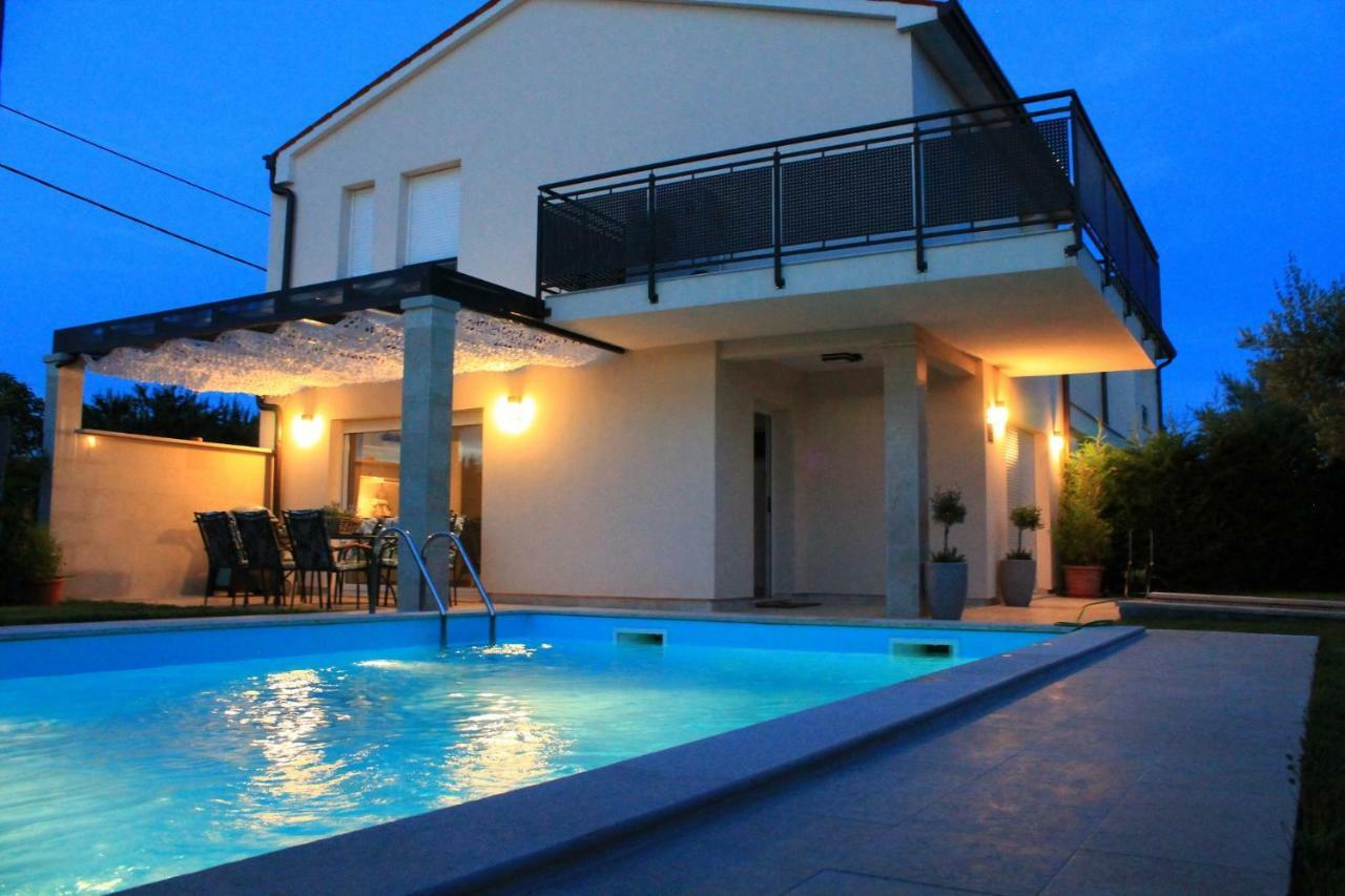 Villa Divina With Private Heated Pool Pula Ngoại thất bức ảnh